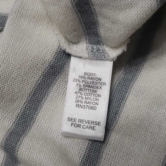 Women's Vneck sweater graphic knit top sz Large - Picture 7 of 8